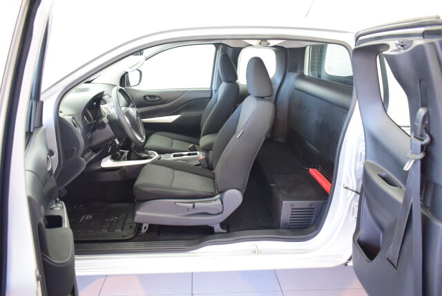 NISSAN Navara 2017 King Cab 2,3 dCi EURO6 160hp MT Visia