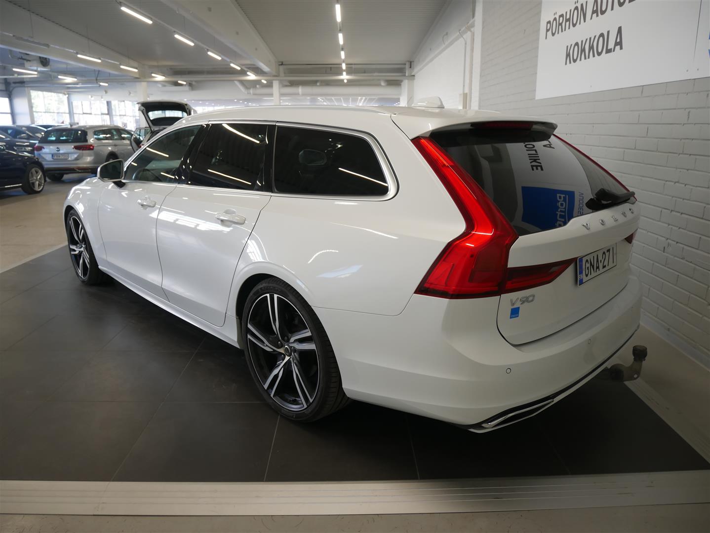 Volvo V90 D3 AWD R-Design aut 2019, kuva 3/24