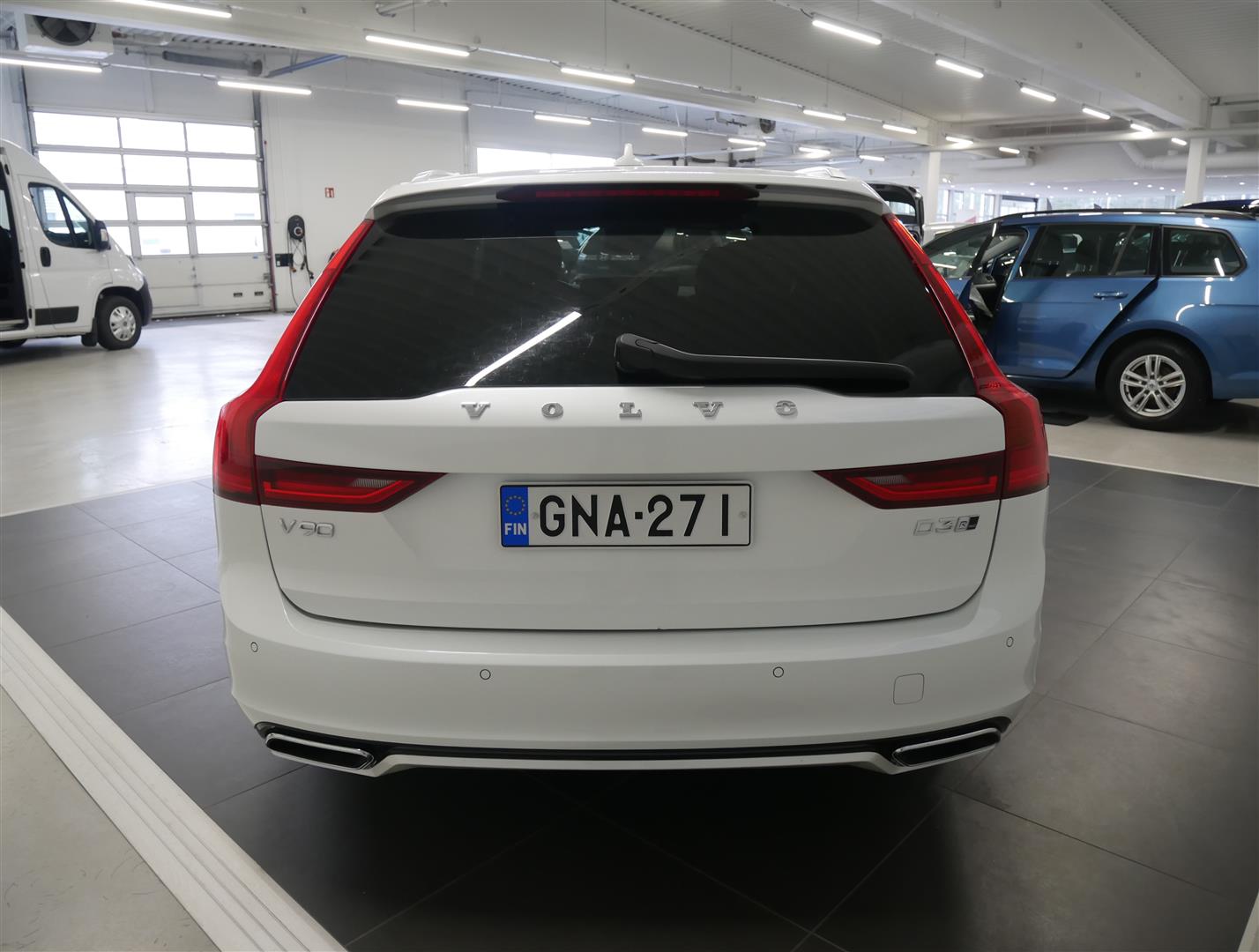 Volvo V90 D3 AWD R-Design aut 2019, kuva 4/24