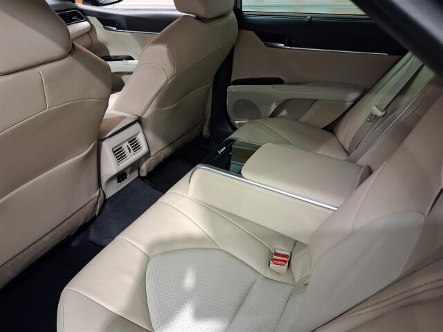 TOYOTA Camry 2019 2,5 Hybrid Premium Business