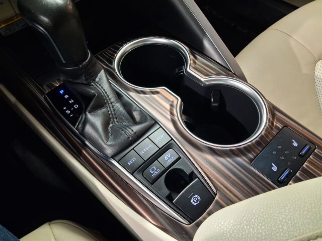 TOYOTA Camry 2019 2,5 Hybrid Premium Business