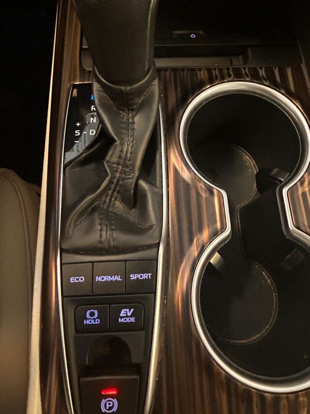 TOYOTA Camry 2019 2,5 Hybrid Style. 1. omistaja / Toyota - merkkihuollot. uudet kesä- ja talvirenkaat. 050 3622763