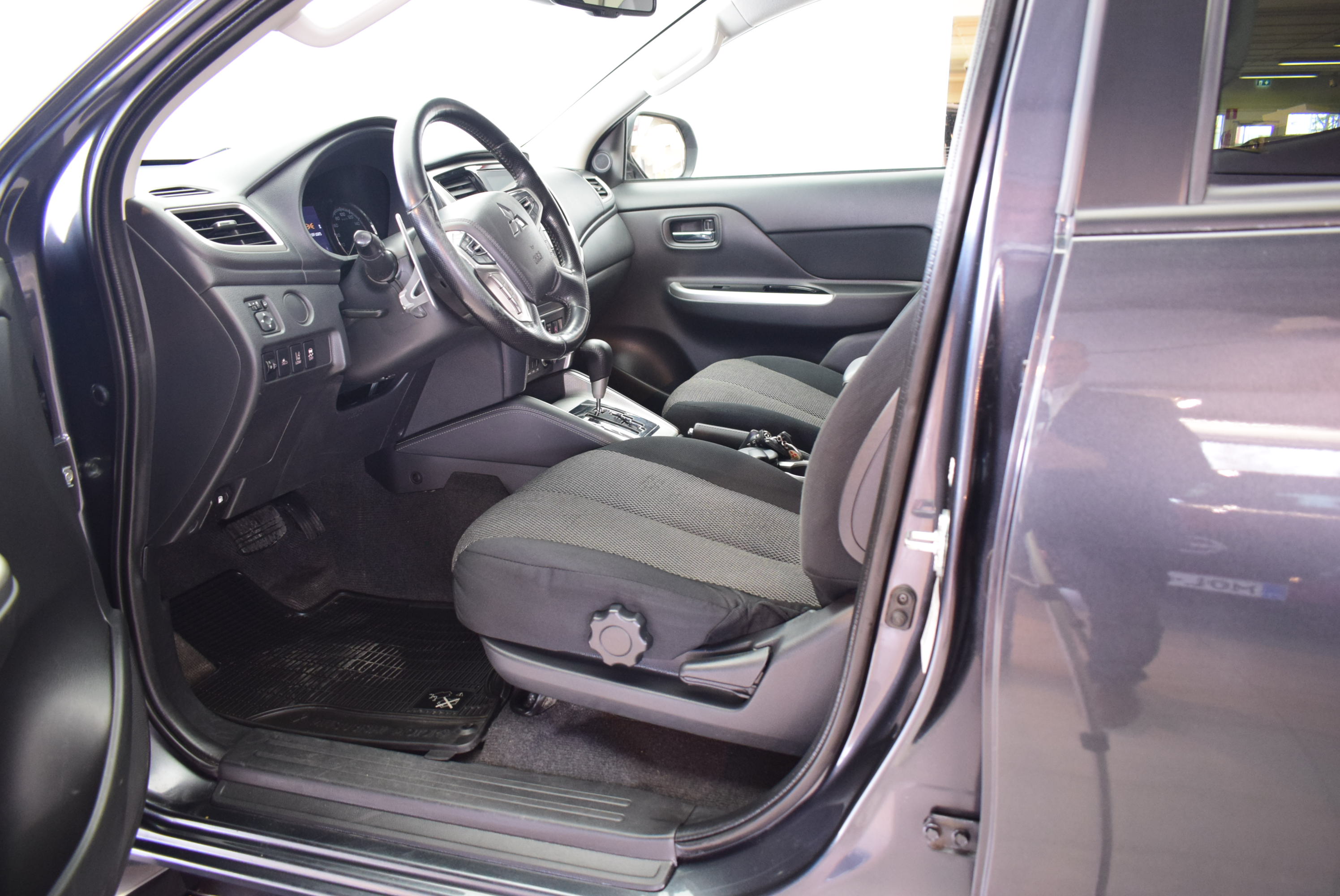 Mitsubishi L200 2019, kuva 6/18