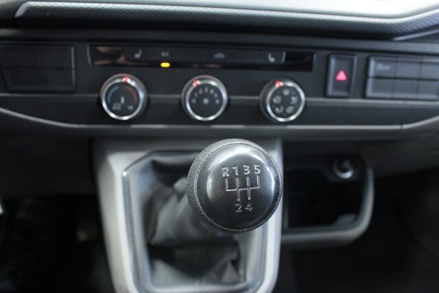 VOLKSWAGEN Transporter 2020 umpipakettiauto Pitkä 2,0 TDI 81 kW