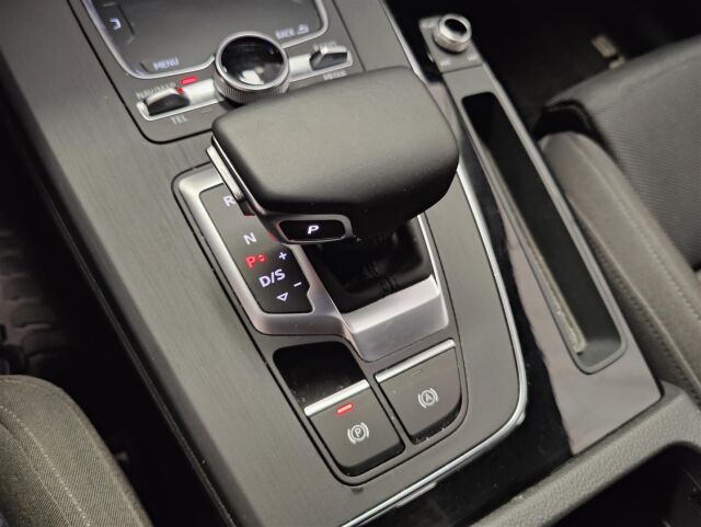 AUDI Q5 2020 55 TFSI e quattro S tronic Electrified Edition