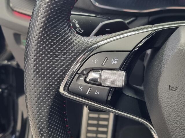 SKODA Octavia 2021 Combi 2,0 TSI RS DSG Autom. / 1 omistaja  Koukku / Matrix / P-Kamera / Navi / Webasto