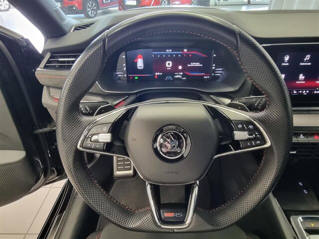 SKODA Octavia 2021 Combi 2,0 TSI RS DSG Autom. / 1 omistaja  Koukku / Matrix / P-Kamera / Navi / Webasto