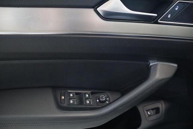 VOLKSWAGEN Passat 2015 Variant Highline 2,0 TDI 140 kW (190 hv) 4MOTION DSG-automaatti