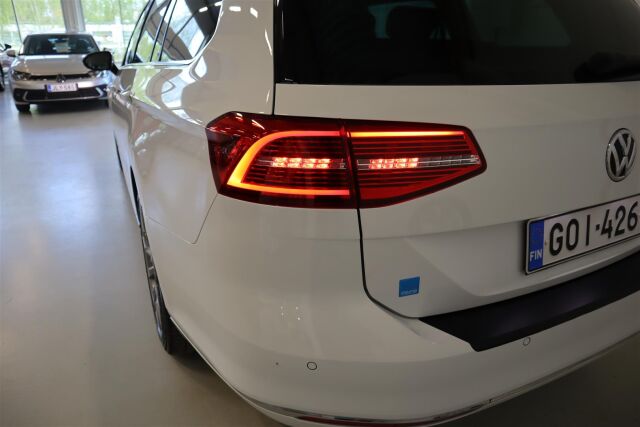 VOLKSWAGEN Passat 2015 Variant Highline 2,0 TDI 140 kW (190 hv) 4MOTION DSG-automaatti