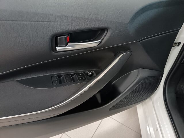 TOYOTA Corolla 2020 Touring Sports 1,8 Hybrid Active Edition**LEGENDAARINEN SUOSIKKI SOPIVASTI AJETTUNA**