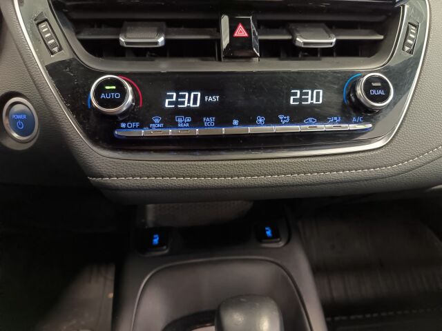 TOYOTA Corolla 2020 Touring Sports 1,8 Hybrid Active Edition**LEGENDAARINEN SUOSIKKI SOPIVASTI AJETTUNA**