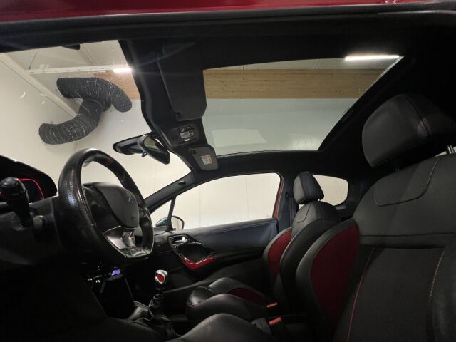 PEUGEOT 208 2013 GTI 200Hv 3ov Man 1,6i *Jakoketju vaihdettu *JBL *Panoraama *H&R Alusta *Navi *Puolinahat *Lohkolämm