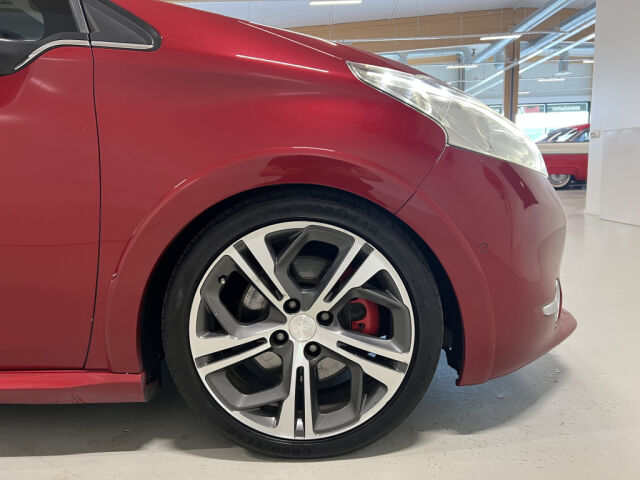 PEUGEOT 208 2013 GTI 200Hv 3ov Man 1,6i *Jakoketju vaihdettu *JBL *Panoraama *H&R Alusta *Navi *Puolinahat *Lohkolämm