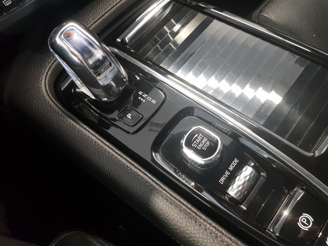 VOLVO S90 2019 T8 AWD Momentum aut