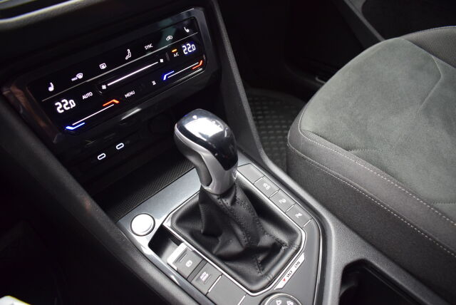 VOLKSWAGEN Tiguan 2021 Style 2,0 TDI SCR 110 kW 4MOTION DSG * Jakopää huolto juuri tehty ! *