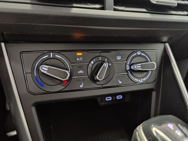VOLKSWAGEN Taigo 2021 Style Business 1,0 TSI 81 kW DSG-automaatti * ACC / P-kamera / M-Lämmitin /