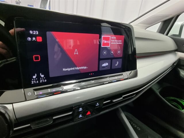 VOLKSWAGEN Golf 2022 Comfort 1,0 TSI 81 kW / Webasto / ACC /