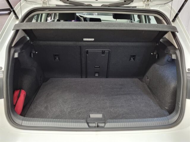 VOLKSWAGEN Golf 2022 Comfort 1,0 TSI 81 kW / Webasto / ACC /