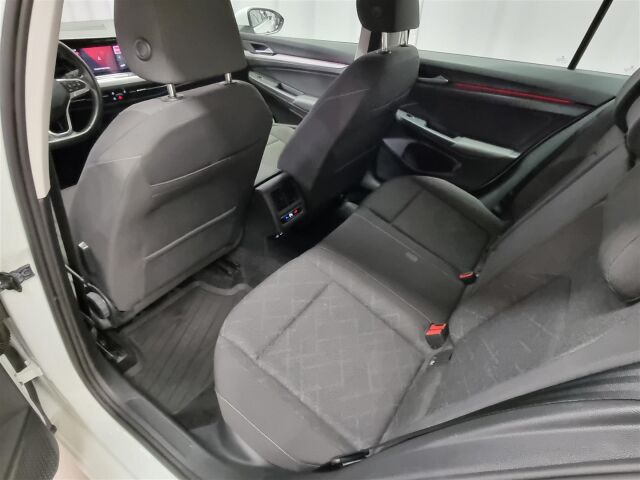 VOLKSWAGEN Golf 2022 Comfort 1,0 TSI 81 kW / Webasto / ACC /