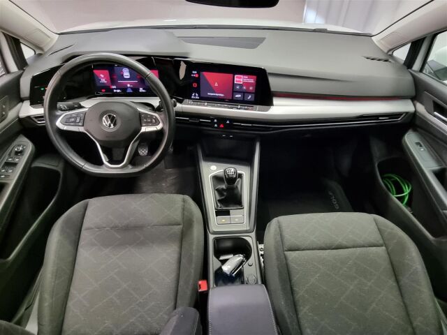 VOLKSWAGEN Golf 2022 Comfort 1,0 TSI 81 kW / Webasto / ACC /