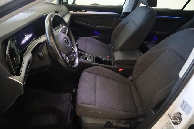 VOLKSWAGEN Golf 2023 Comfort 1,0 TSI 81 kW