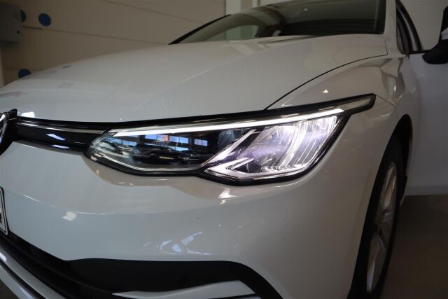VOLKSWAGEN Golf 2023 Comfort 1,0 TSI 81 kW