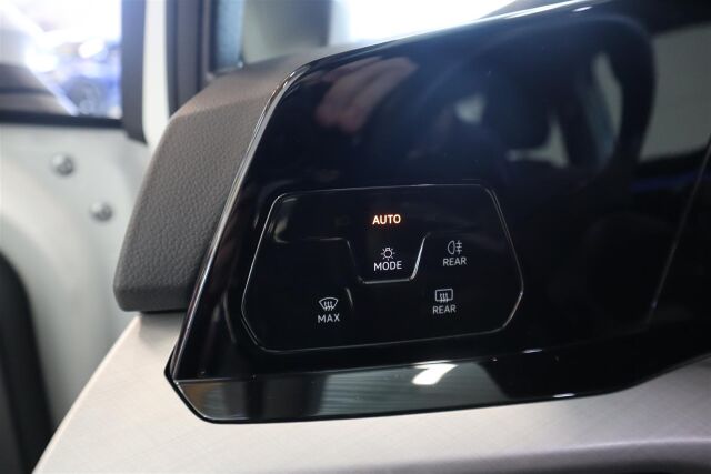 VOLKSWAGEN Golf 2023 Comfort 1,0 TSI 81 kW