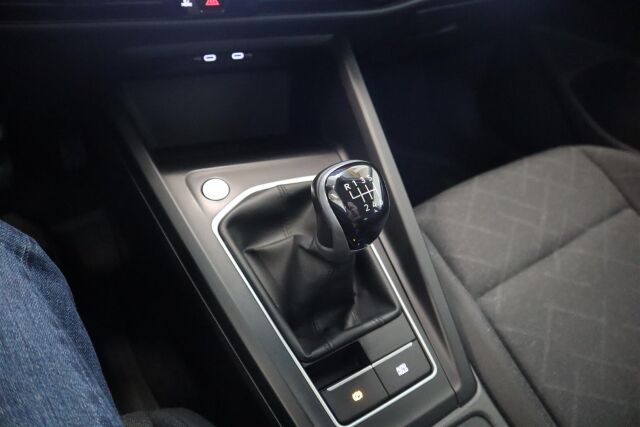 VOLKSWAGEN Golf 2023 Comfort 1,0 TSI 81 kW