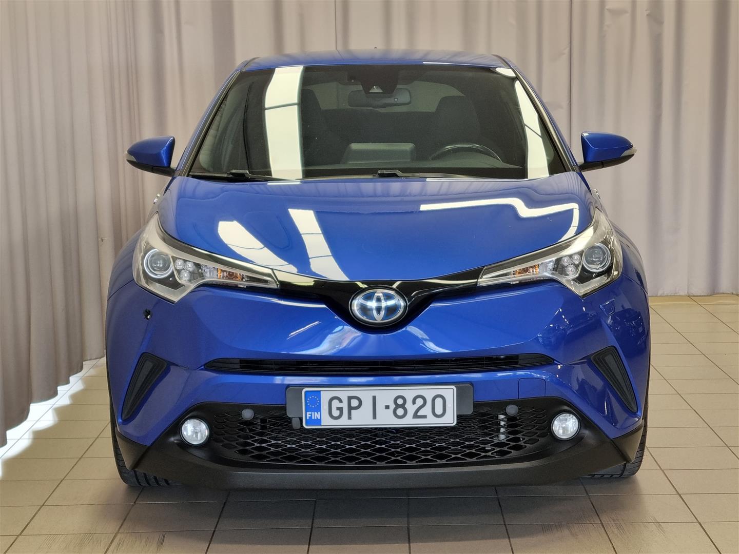 Toyota C-HR 1,8 Hybrid Active 2017, kuva 2/21