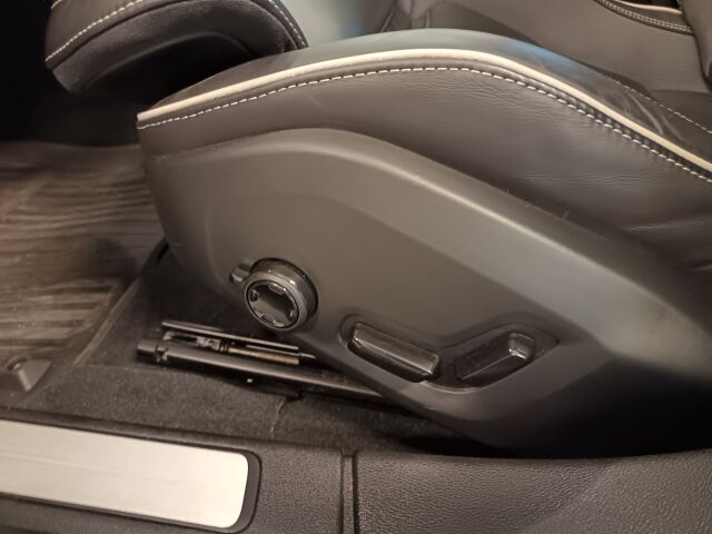 VOLVO S60 2023 T8 AWD Long Range High Performance Plus Dark aut