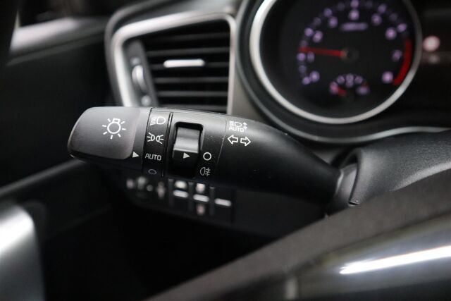 Kia Ceed 2025 1,0 T-GDI 100hv LX 5D