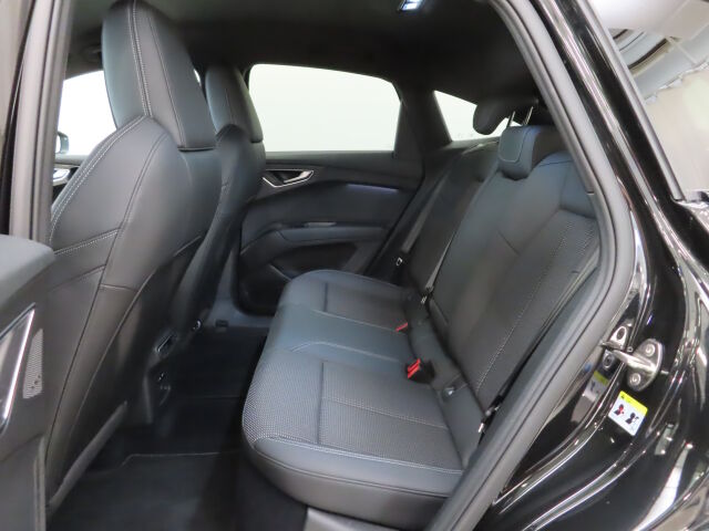 Audi Q4 e-tron 2024 50 e-tron quattro Sportback MY23