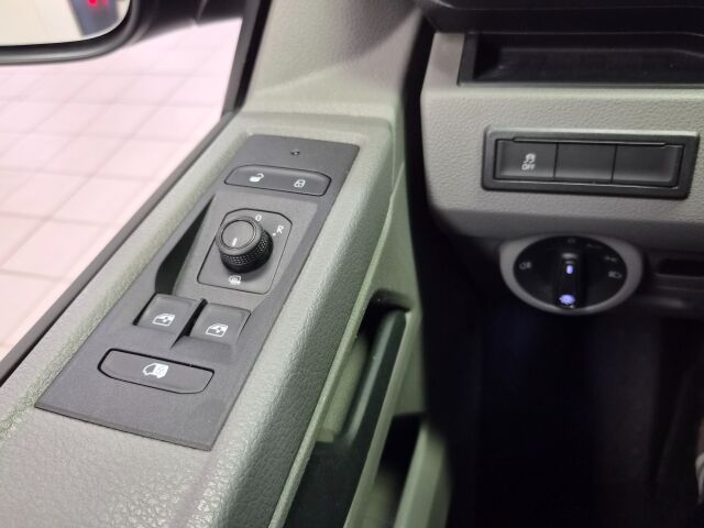 Volkswagen Transporter 2023 umpipakettiauto Pitkä 2,0 TDI 110 kW 4Motion DSG 204M