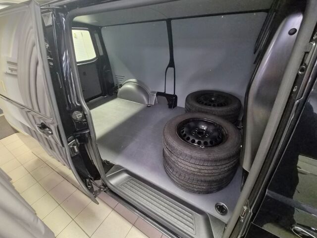 Volkswagen Transporter 2023 umpipakettiauto Pitkä 2,0 TDI 110 kW 4Motion DSG 204M
