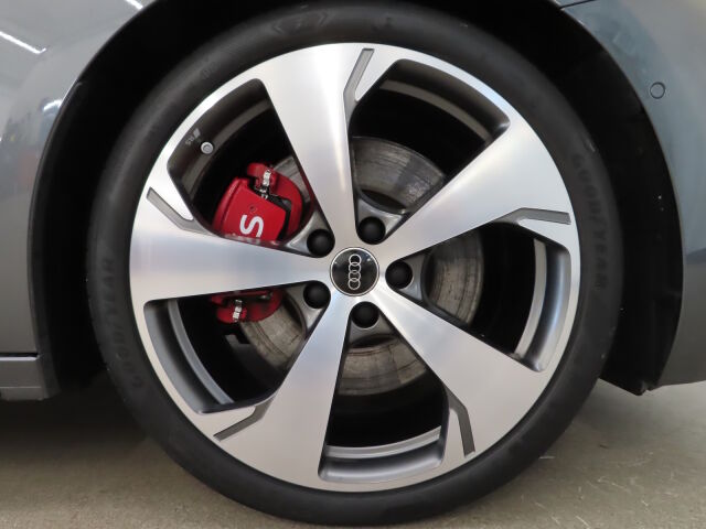 Audi S5 2025 Sedan TFSI quattro MHEV Plus: Tehdastakuu 5 vuotta/150 000km!