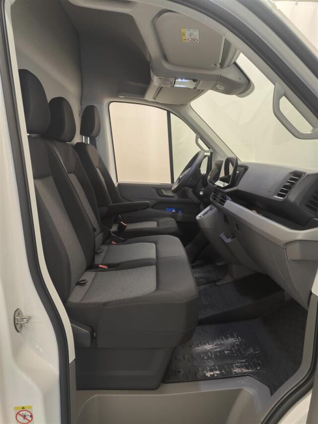 Volkswagen Crafter 2025 35 umpipakettiauto 2,0 TDI 130 kW 4Motion 8at, 4490 " Esittelyauto"
