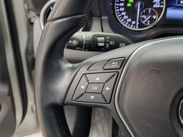 MERCEDES-BENZ A 2014 180 BE Premium Business / P-Kamera / M-lämmitin