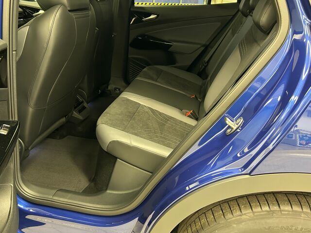 Volkswagen ID.4 2025 Pro 4MOTION Elegance 75-v Juhlamalli 210 kW, akku 77 kWh