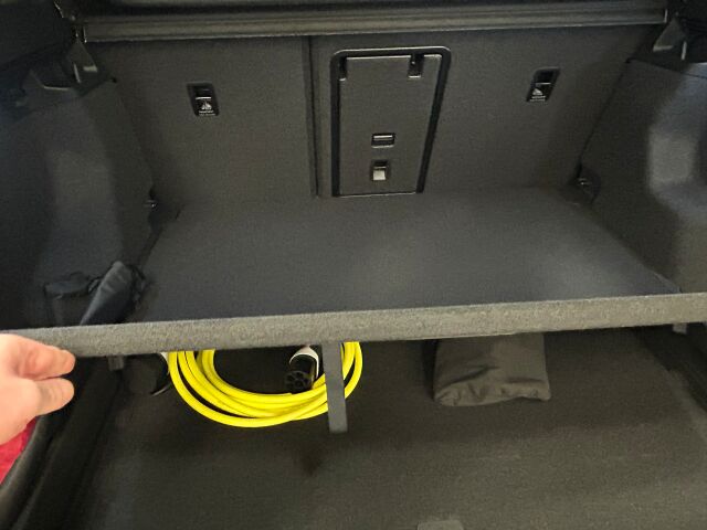 Volkswagen ID.4 2025 Pro 4MOTION Elegance 75-v Juhlamalli 210 kW, akku 77 kWh