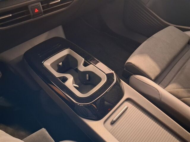 Volkswagen ID.4 2025 Pro 4MOTION Elegance 75-v Juhlamalli 210 kW, akku 77 kWh