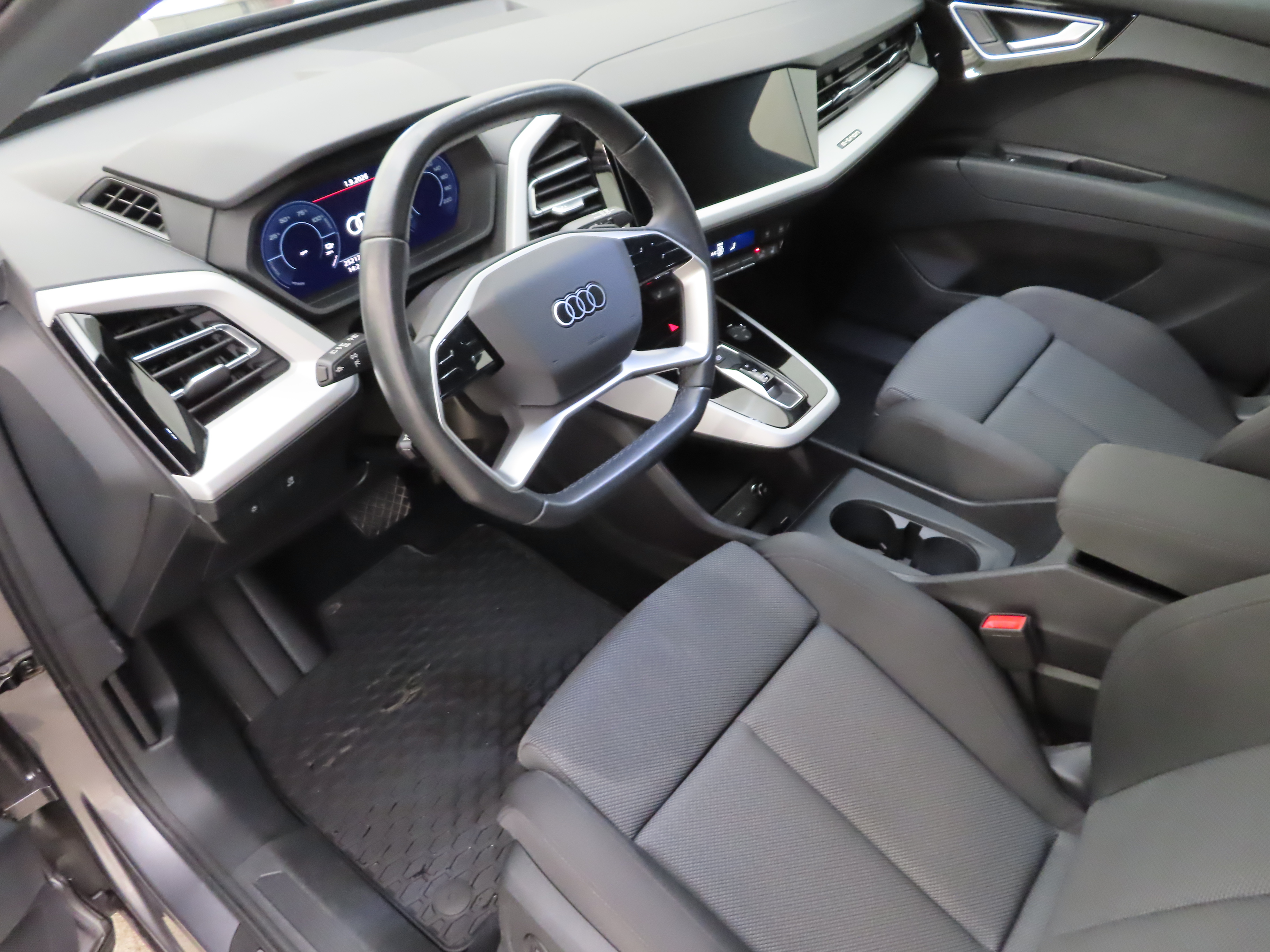 Audi Q4 e-tron SUV 45 e-tron 2023, kuva 7/13