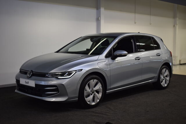 Volkswagen Golf 2025 Comfort 75-v Juhlamalli eHybrid 150 kW (PHEV) DSG-automaatti * 3-vuoden huollot kaupan päälle ! *