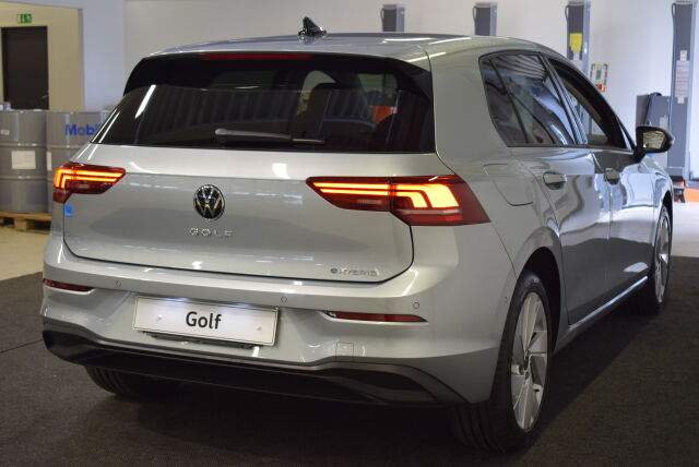 Volkswagen Golf 2025 Comfort 75-v Juhlamalli eHybrid 150 kW (PHEV) DSG-automaatti * 3-vuoden huollot kaupan päälle ! *