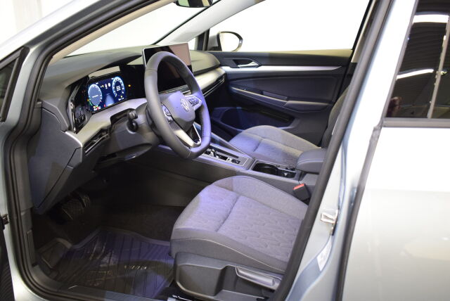 Volkswagen Golf 2025 Comfort 75-v Juhlamalli eHybrid 150 kW (PHEV) DSG-automaatti * 3-vuoden huollot kaupan päälle ! *