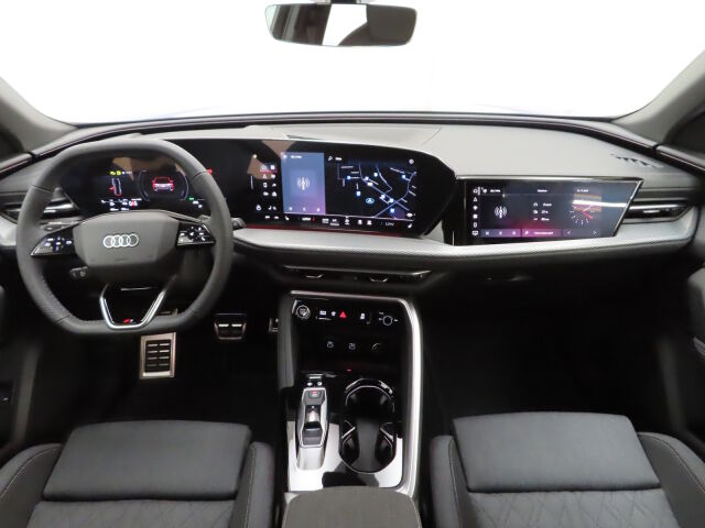 Audi Q5 2026 e-hybrid quattro 220 kW: Tehdastakuu viisi vuotta/100 000km.