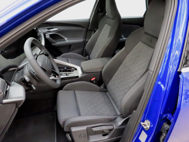 Audi Q5 2026 e-hybrid quattro 220 kW: Tehdastakuu viisi vuotta/100 000km.