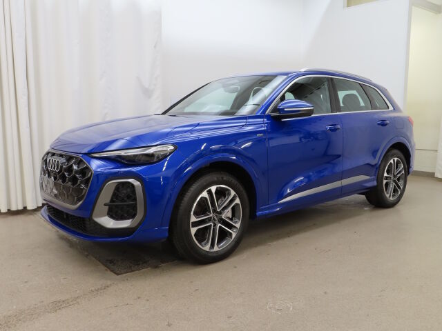 Audi Q5 2026 e-hybrid quattro 220 kW: Tehdastakuu viisi vuotta/100 000km.