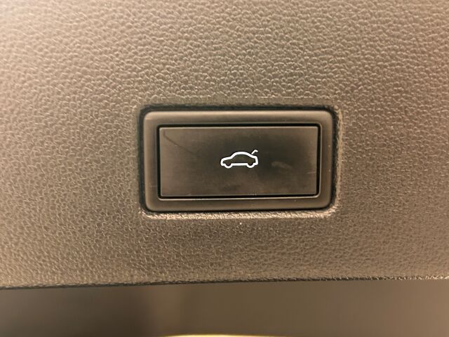 VOLKSWAGEN T-Roc 2021 Sport 1,5 TSI EVO 110 kW aut.. Webasto, koukku, Sport-pak, istuin.pak. avaimettomuus, kaukovalo-aut