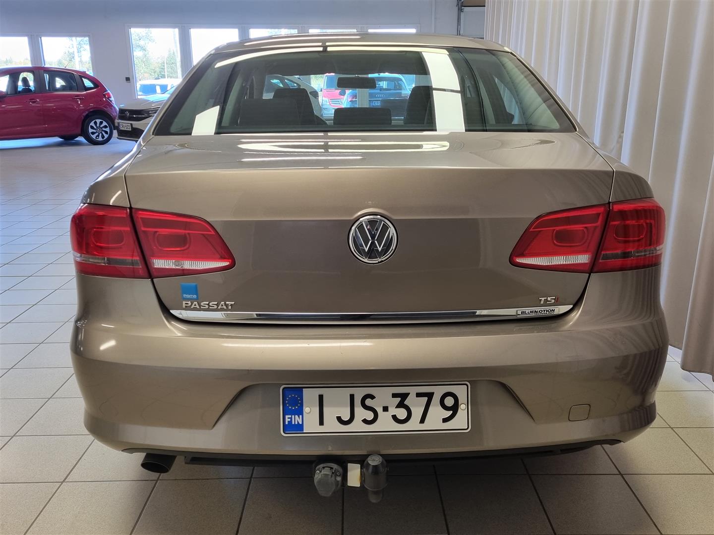 Volkswagen Passat 2011, kuva 5/19