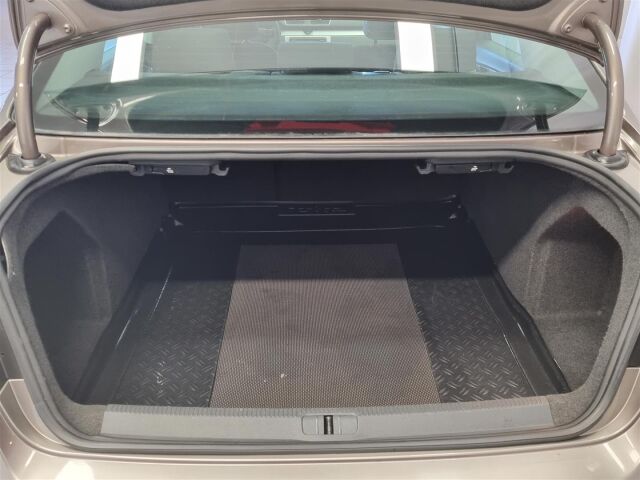VOLKSWAGEN Passat 2011 Sedan Trendline 1,4 TSI 90 kW (122 hv) BlueMotion Technology